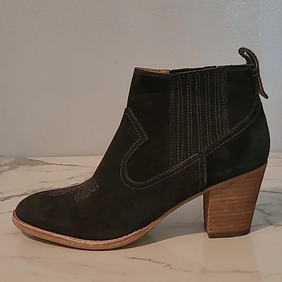 Dolce Vita Jones Dark Gray Suede Leather Chelsea Western Ankle Booties Wmn 9.5 - Picture 6 of 16